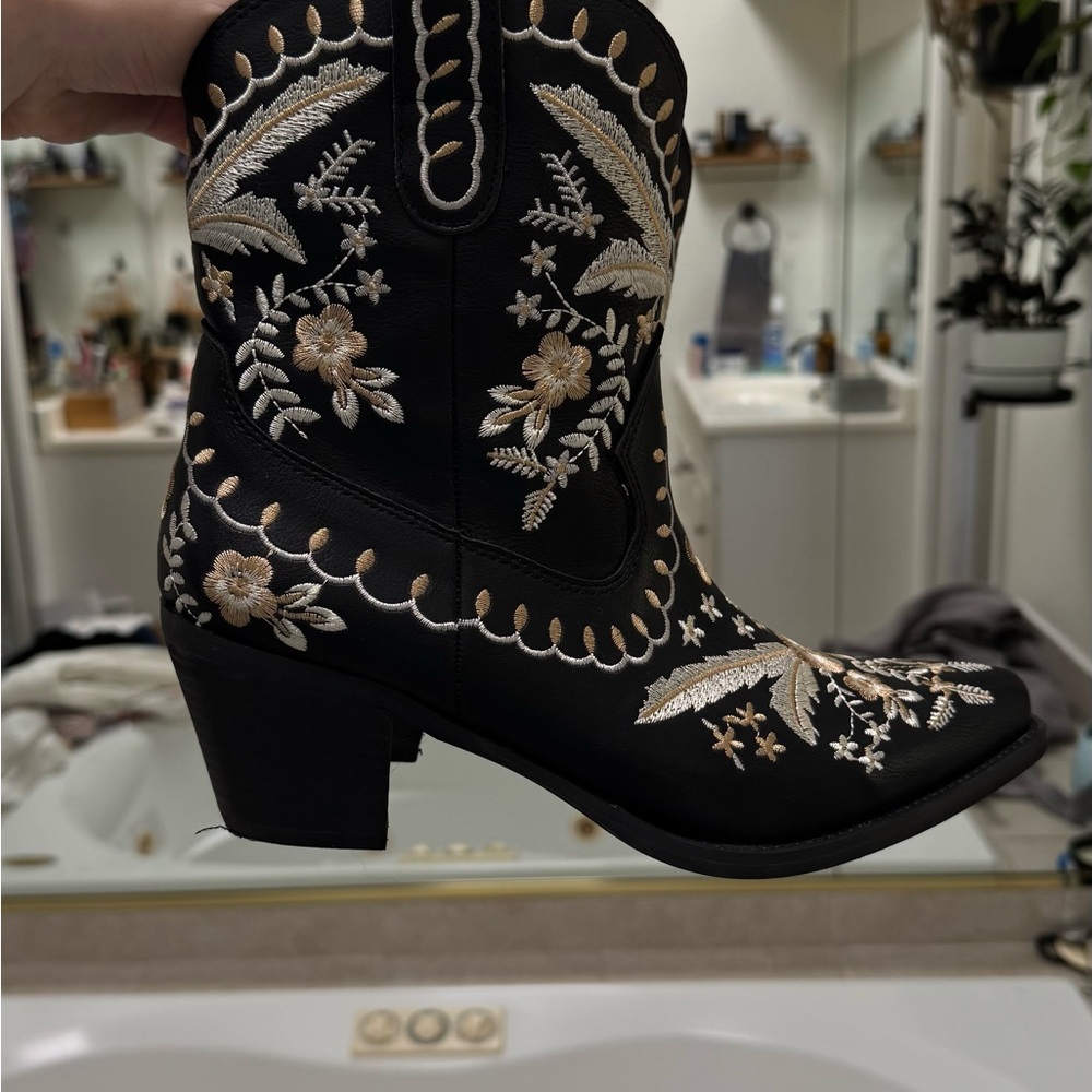 Embroidered Black and Gold Cowboy Boots